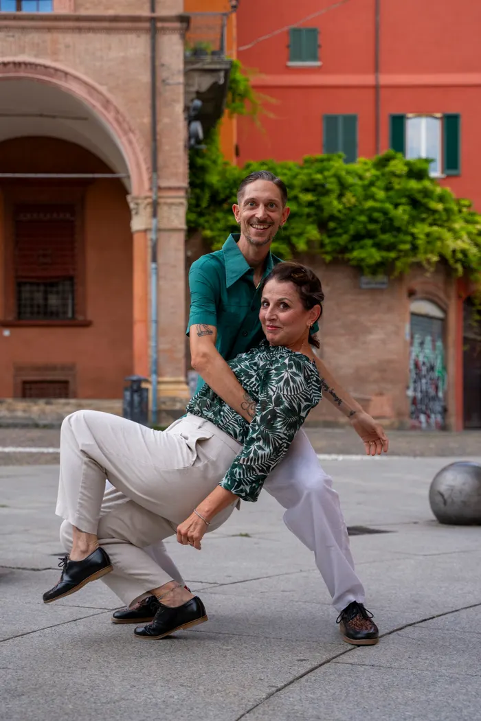 Lisa Moro e Michael Bonomo mentre ballano